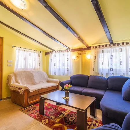 Lovely In With Kitchen Holiday home *
