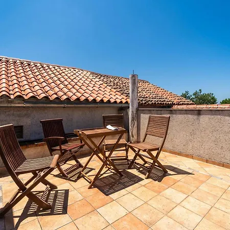Lovely In With Kitchen Holiday home Veliki Vareski