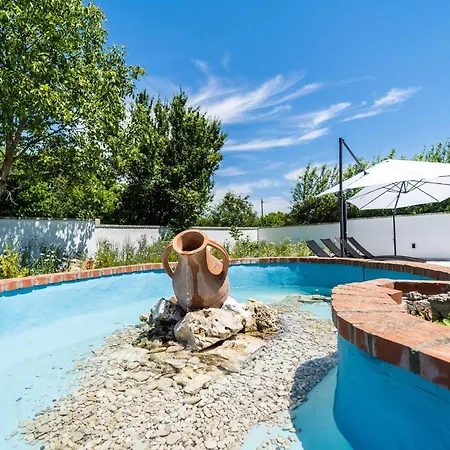 بيت للعطل Pet Friendly In Veliki Vareški